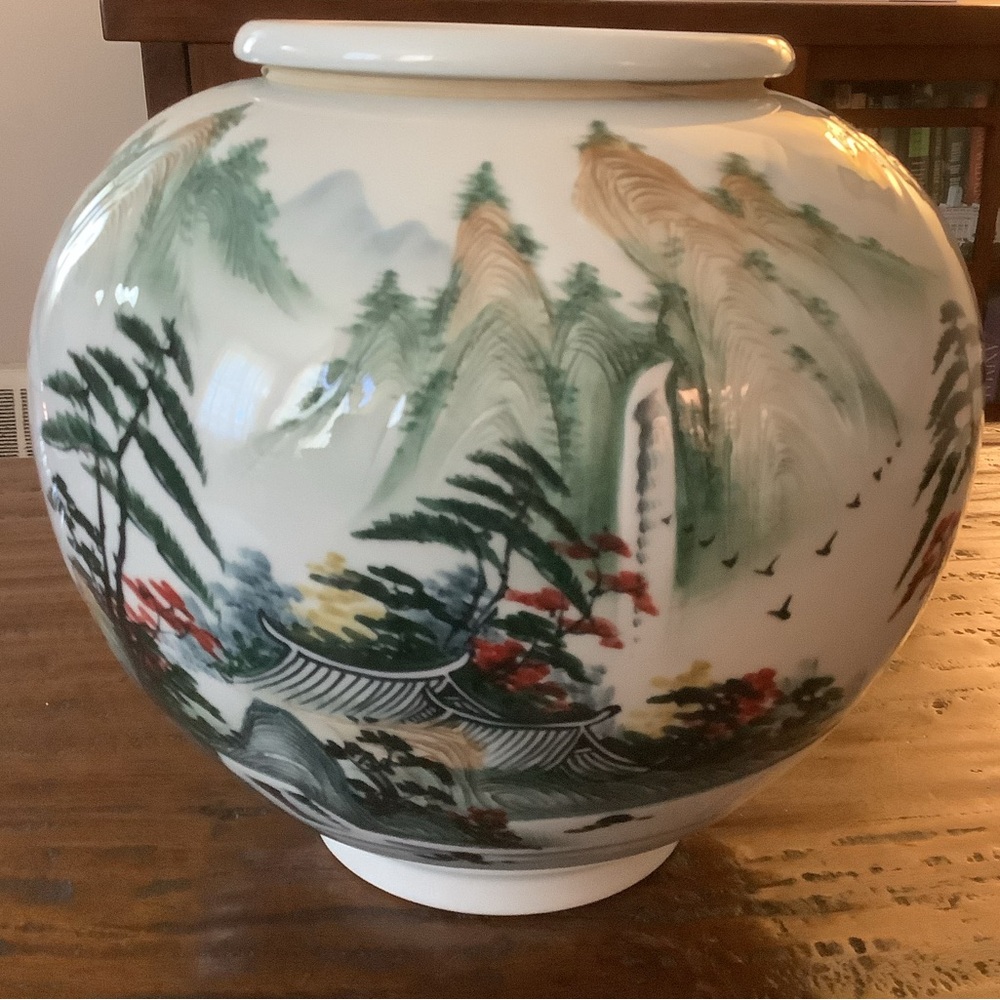 Fukagawa Arita Japan White Porcelain Jar